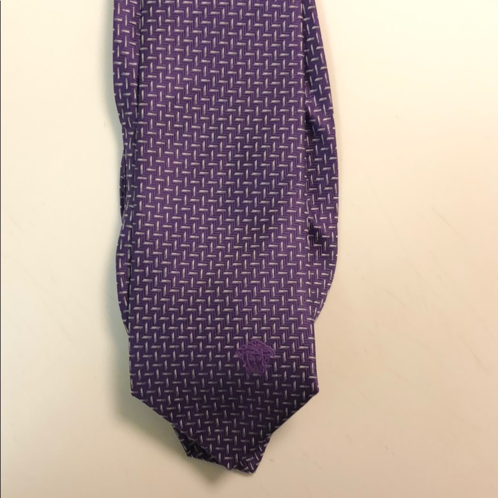 Men’s purple Versace tie